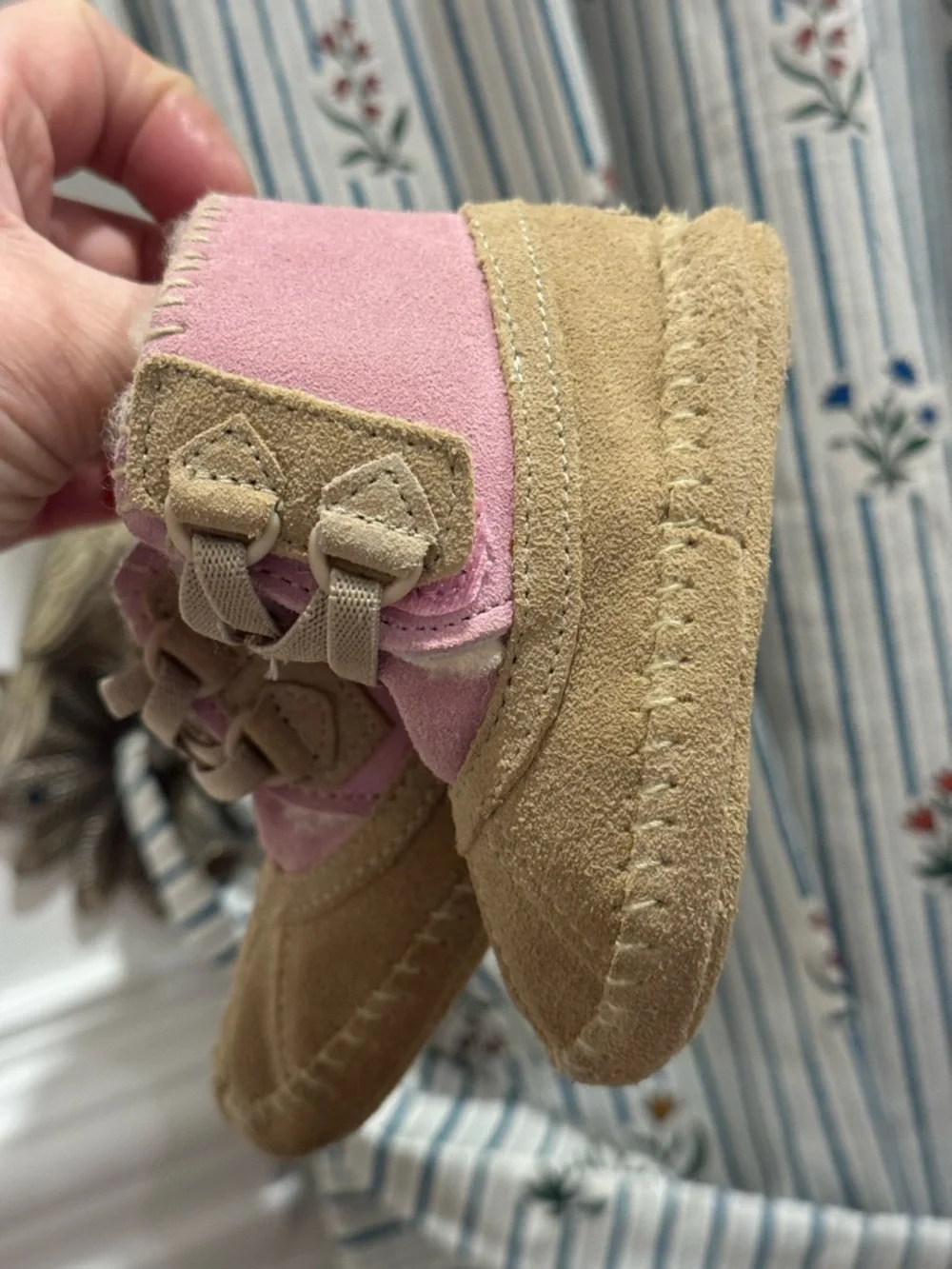 UGG Australia 3277 baby boots infant leather sheepskin booties  Sz 2/3